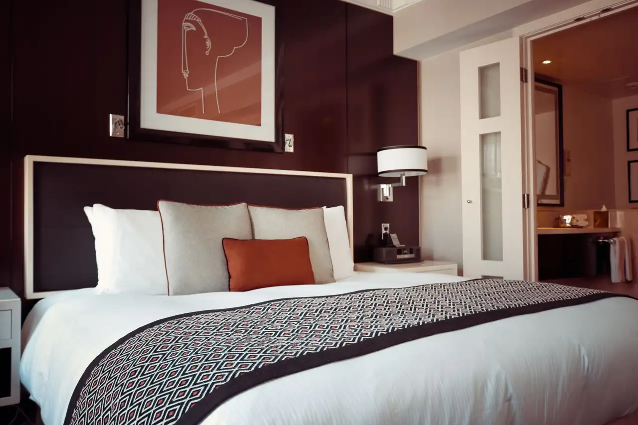 Elegant Room Lighting and Texture